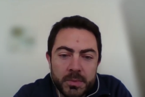 “Sacarte esos 43 millones de encima, te faltan palabra para definirlo. Es casi tres veces más de lo que te prestaron, esto es un abuso”.