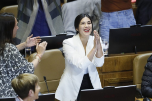 Karol Cariola, ex dirigente estudiantil, es elegida presidenta de la Cámara de Diputadas y Diputados